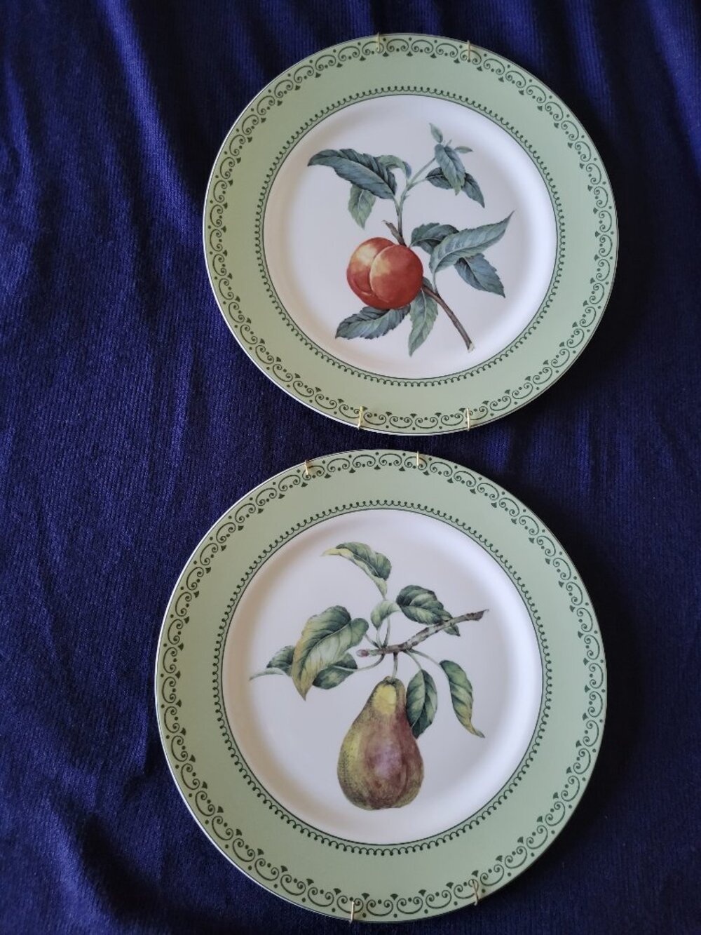Andrea Sadek Winterthur Plates Fruit Green French - Set Of Two - Ready to Hang.
